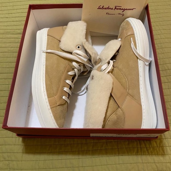 - Ferragamo Nisia Genuine Shearling Lined Sneaker nwt - Picture 2 of 8